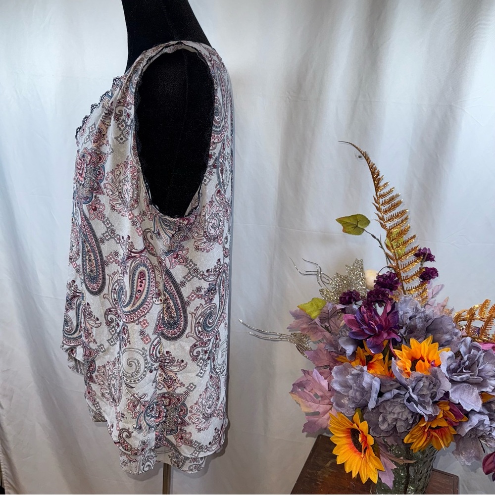 White House Black Market Paisley Lace Trim Sleeveless V-Neck Blouse Boho Chic - Picture 3 of 9